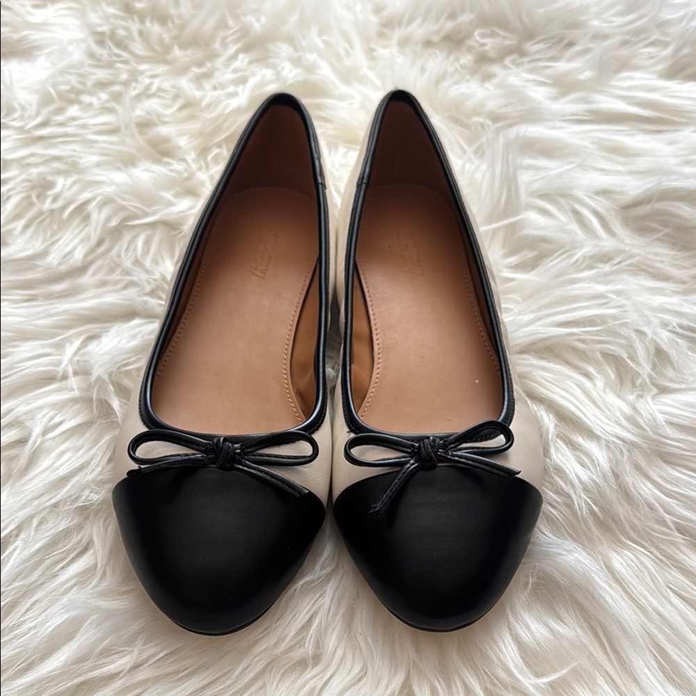 J.Crew Black and Cream Women's Ballet Flats Size 7.5